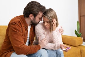 Cómo la terapia de pareja puede fortalecer la comunicación y resolver conflictos emocionales