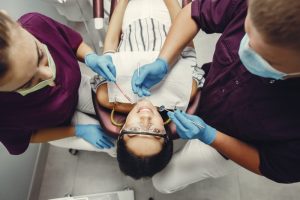 Estos son los beneficios para la salud de la cirugía oral